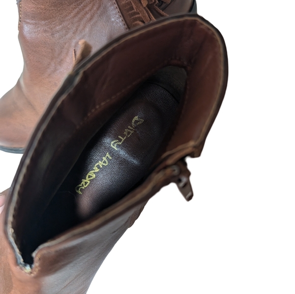 SIZE 6 Boots by Dirty Laundry - Picture 4 of 4